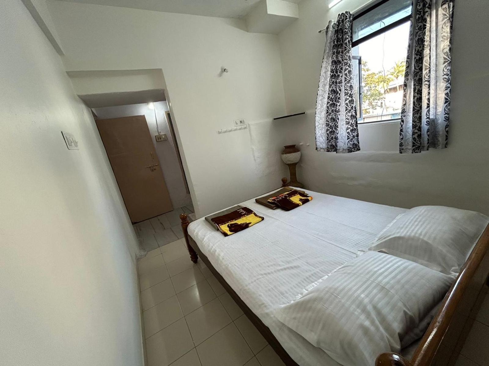 Hotel Vasavi Nivas Tirupati Esterno foto